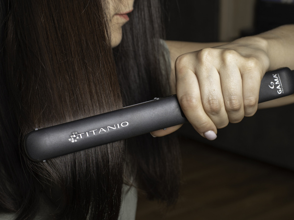 Щипцы - выпрямитель для волос GA.MA CP14 LED 4D TITANIO - SY